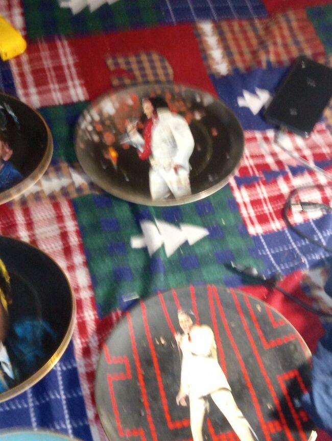 4 1991 Elvis Collection Plates