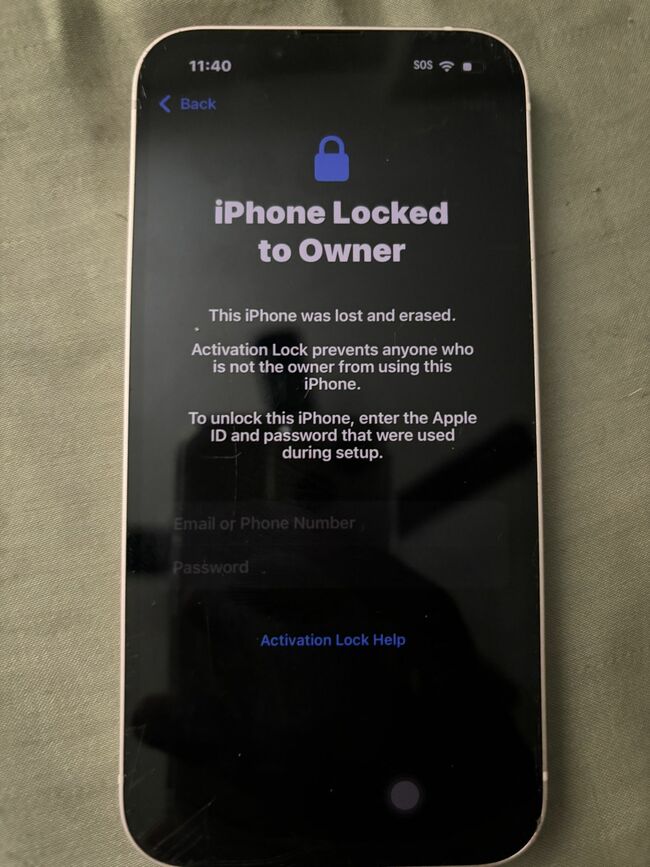 Iphone 13 . ICLOUD LOCK