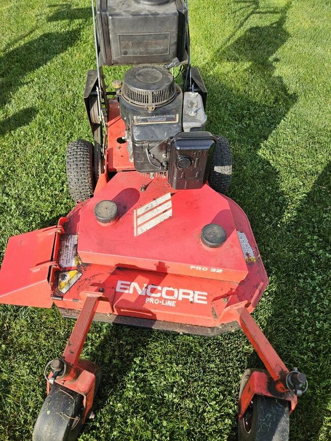 Wlak Behind Mower Runs Good 32"Cut As Is No Warranty Cash Only $1600.00 Price Is Firm