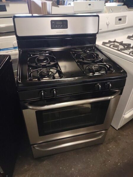 Black And Stainless Steel Frigidaire Gas Stove Working Great Condition