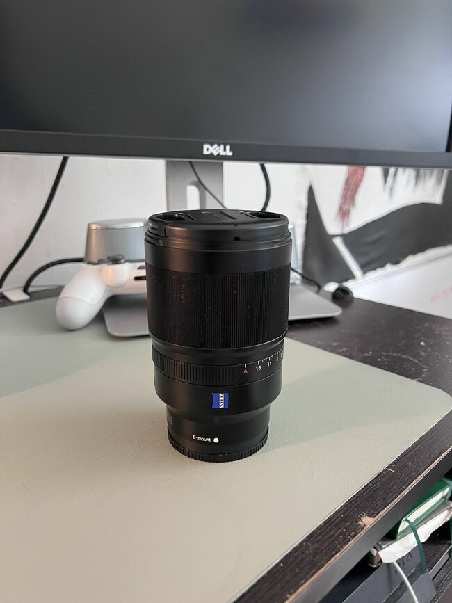 Sony Distagon T* FE 35mm f/1.4 ZA Lens