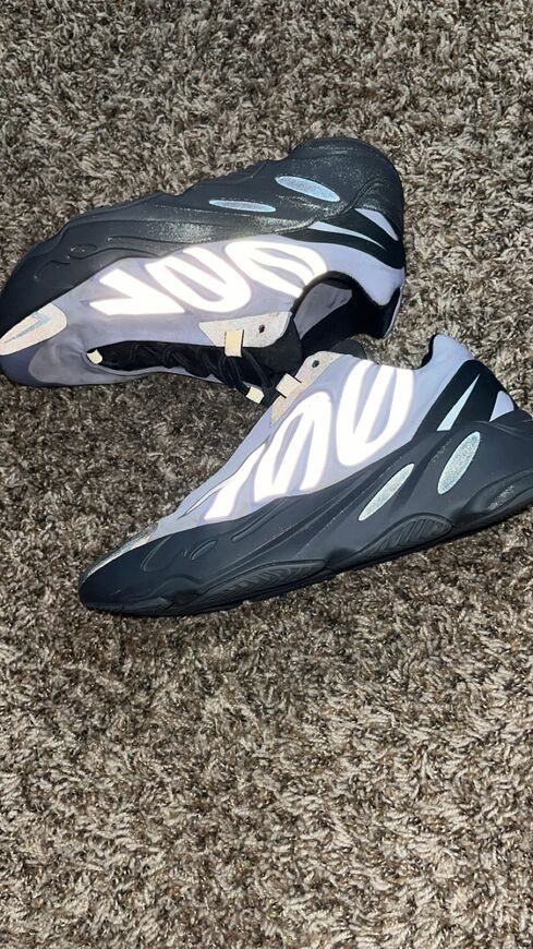yeezy 700