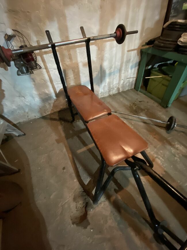 Press Bench And Many Weights