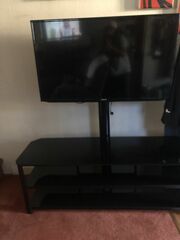 40/42 Inch TV With Stand