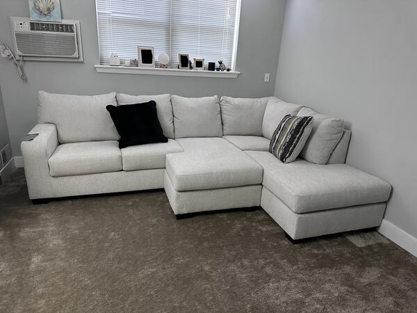 Cambri 2-Piece Sectional With Chaise And Storage Ottoman