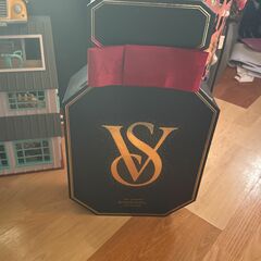 Brand New Bombshell Box From VS