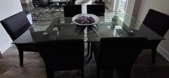 Raymour & Flanigan Glass Dining Table With 6 Chairs