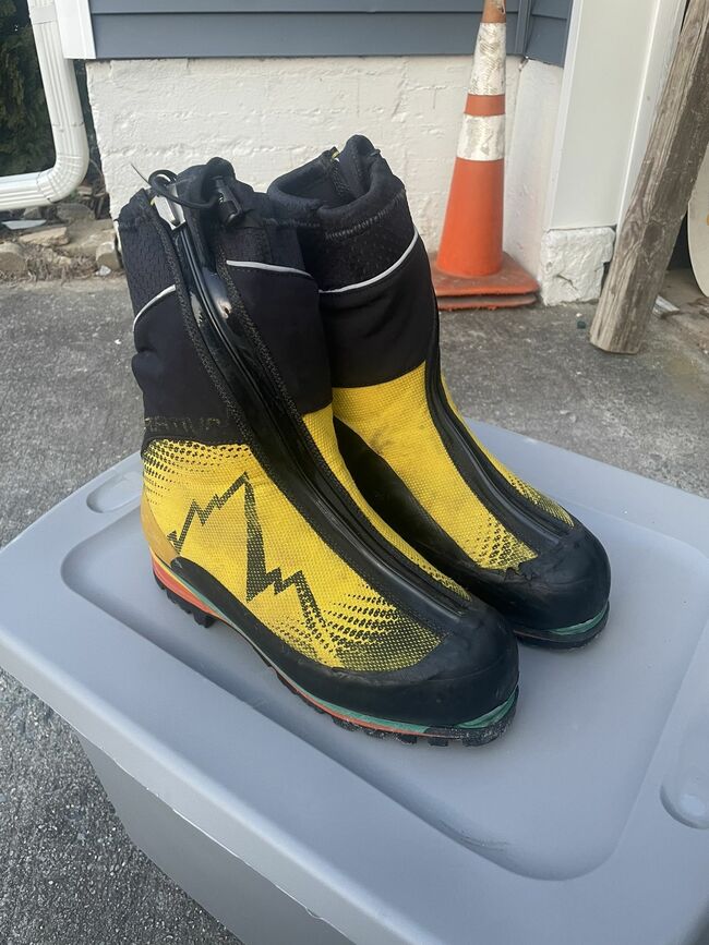 La Sportiva Batura Mountaineering/ Ice Climbing Boots- Size 45(US 11.5)