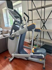 Precor AMT 100i Adaptive Motion Trainer w TV