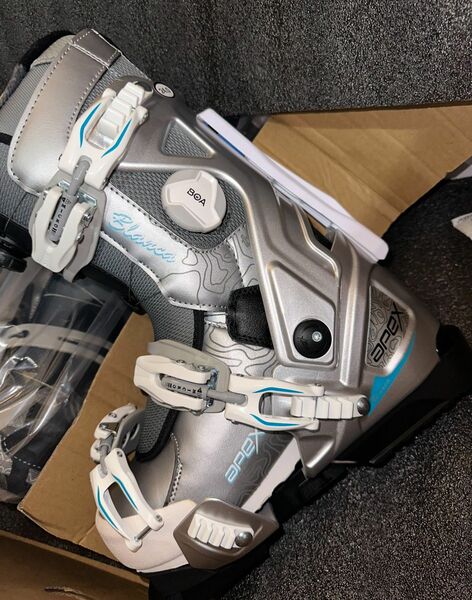 Apex Ski Boots Size 24 Women