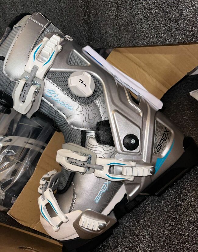 Apex Ski Boots Size 24 Women