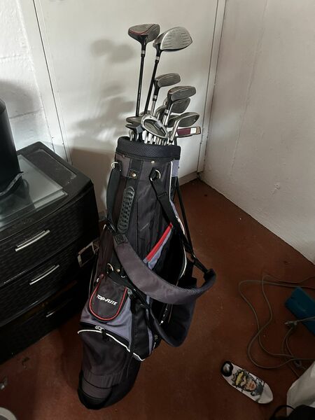 Men’s Top Flite Golf Clubs And Bag
