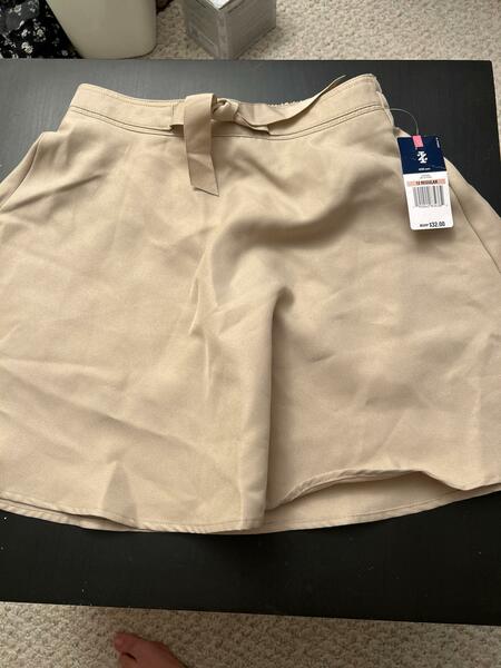 Khaki skirt with bow