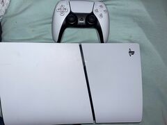 BRAND NEW PS5 BARLEY USED