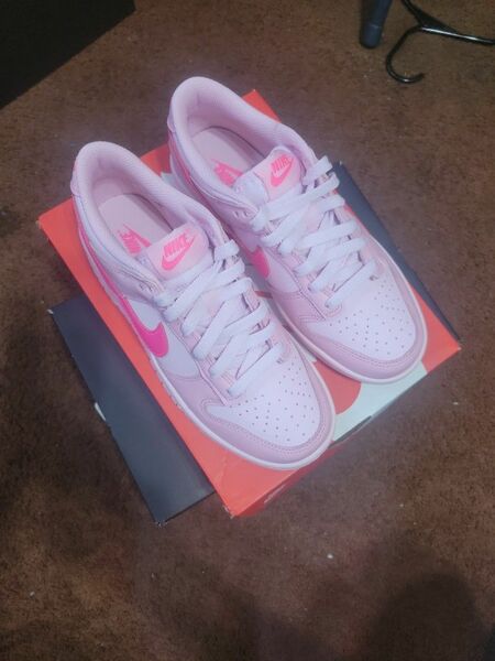 Nike Dunk Low Triple Pink Sz 5Y