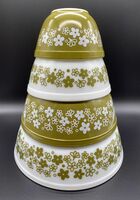 Vintage Pyrex Spring Blossom/Crazy Daisy  Green Mixing Bowls Set of 4
