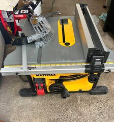 DEWALT 15 Amp Corded 8-1/4 in. Compact Portable Jobsite Tablesaw