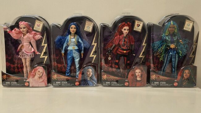 Disney Descendants: The Rise of Red Red Doll Complete Set 4 Dolls