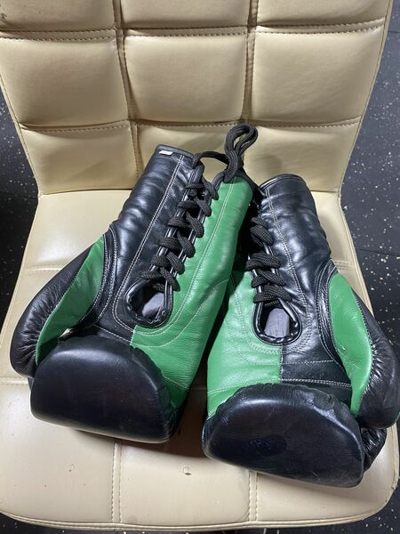 Boxing gloves Pro Tie Ups 14oz