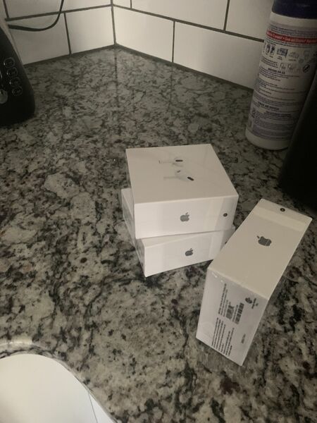 80 AirPods Pro’s 2nd Generation