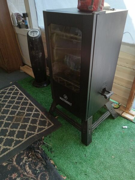 Master built Electric Smoker With Extra Apple Cherry And Masqiet Wood Chips