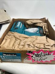 Makita 18V LXT Lithium-Ion Cordless 2-1/2" Straight Finish Nailer XNB02Z