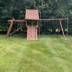 Rainbow Play Systems Playsystem Approx 30’ Long and 10’ High