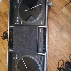 Rane 2 Mk12’s Turntables! With custom case!!!