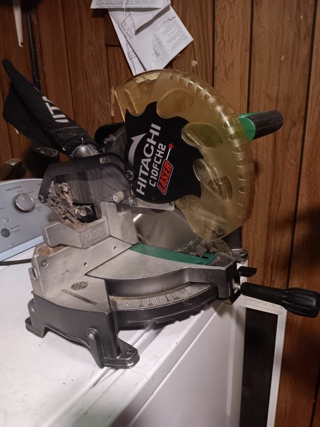 Hitachi Compound Miter Saw With Lazer