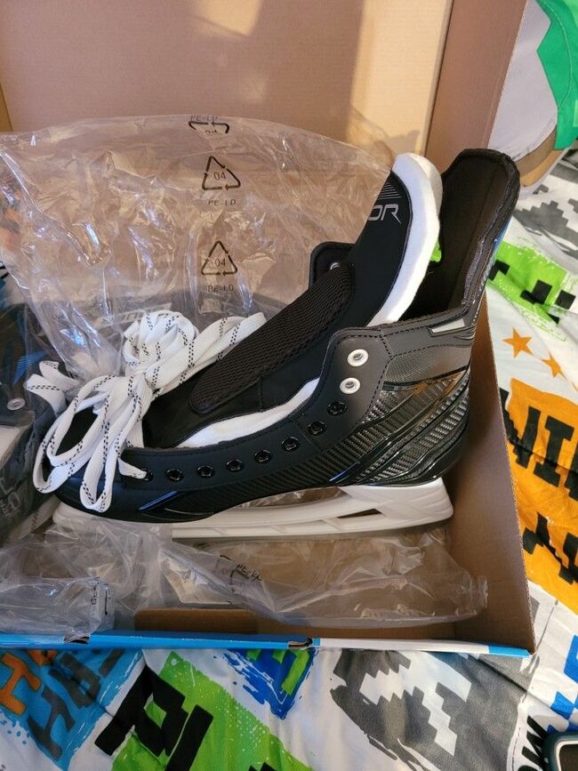 Mens Skates Size 12 BRAND NEW