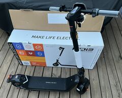 NIU - KQi3 Pro Foldable Electric Kick Scooter