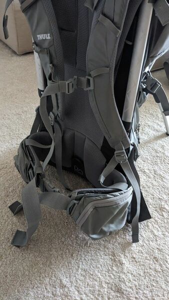 Thule Stapling Kids Back Hiking Carrier Dark Grey