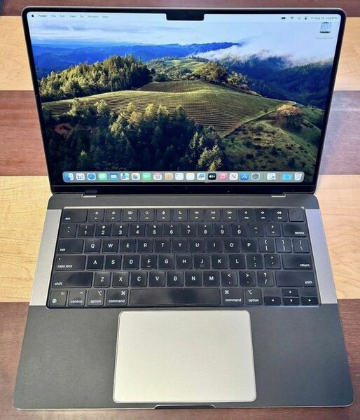 MacBook Pro M2 Gray Space