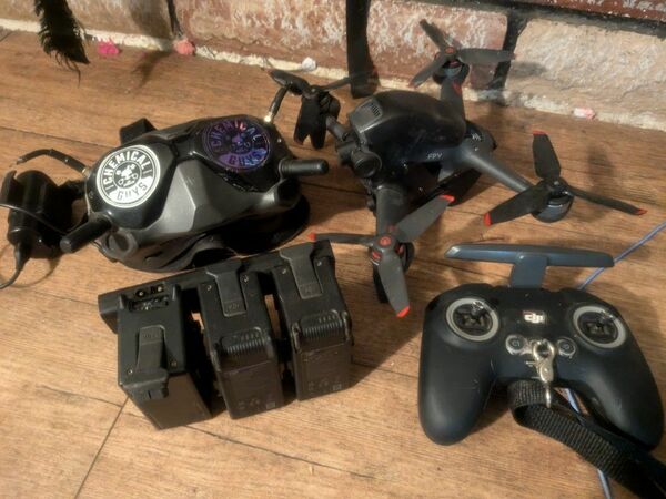 DJI Fpv  Drone Goggles Controller 3 Batteries