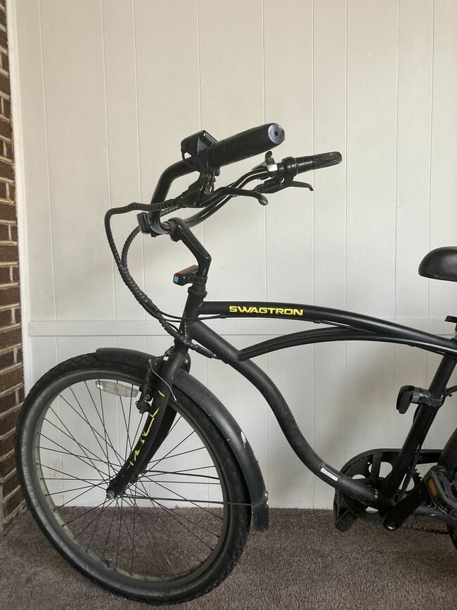 E-bike With One Extra Battery And Breaks