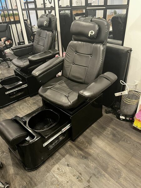 Pipeless Pedicure Chair