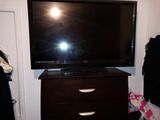 Two Tvs For Sale One Of The Vizio One Is The Panasonic