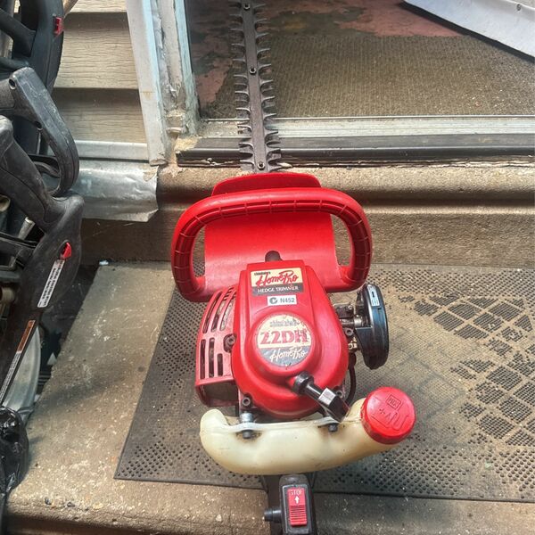 Shindaiwa 22DH Hedge Trimmer Old But Works Great!
