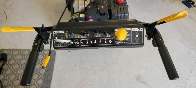 Yard machine 8 HP Snowblower Excellent Condition