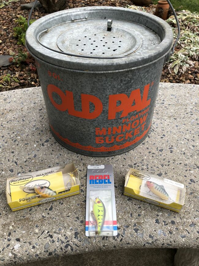 Vintage Old Pal Floating Minnow Bucket, Fred Arbogast Hula Diver and 1/4 oz. Tipsy and Rebel Shallow-R lure.