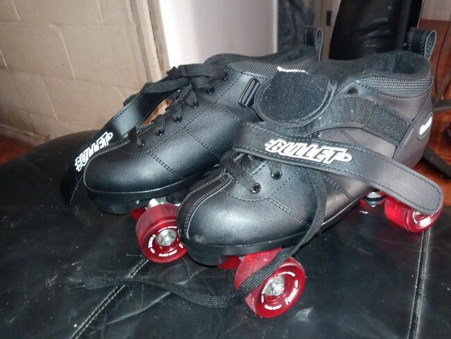 Bullet Chicago Skates Size 9 Mens