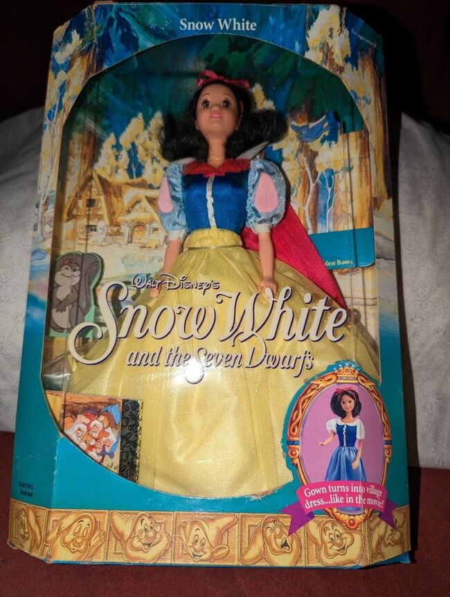 1992 Walt Disney Snow White W Changing Dress And Mini Book New Unopened Box