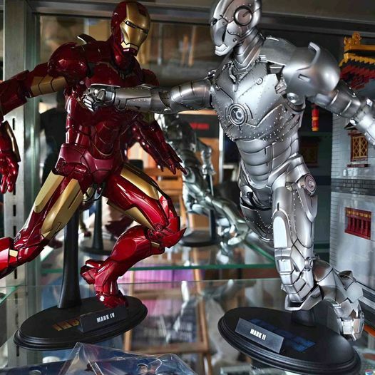 HOT TOYS Ironman Mark 2&4 II & IV MARVEL