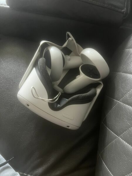 Meta Quest 2: Advanced All-In-One Virtual Reality Headset - 128GB