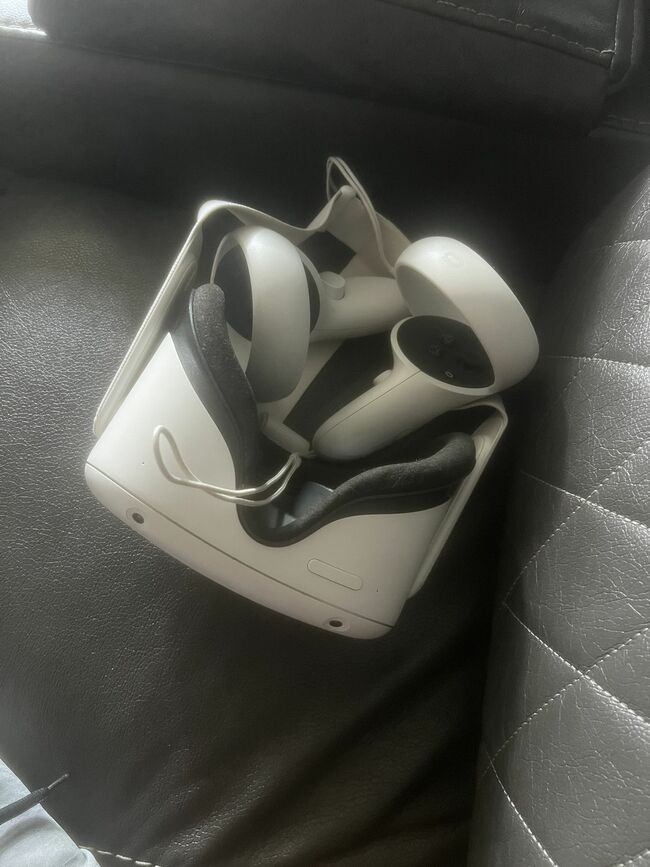 Meta Quest 2: Advanced All-In-One Virtual Reality Headset - 128GB