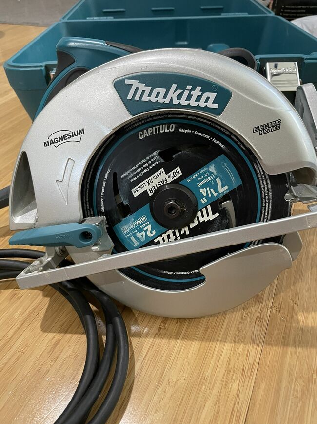 Makita 7-1/4 inch Magnesium Circular Saw 5007MGA