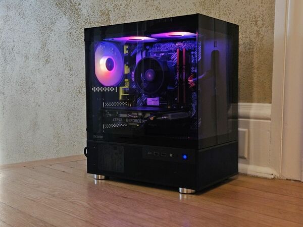 Custom Fishtank RGB Gaming PC