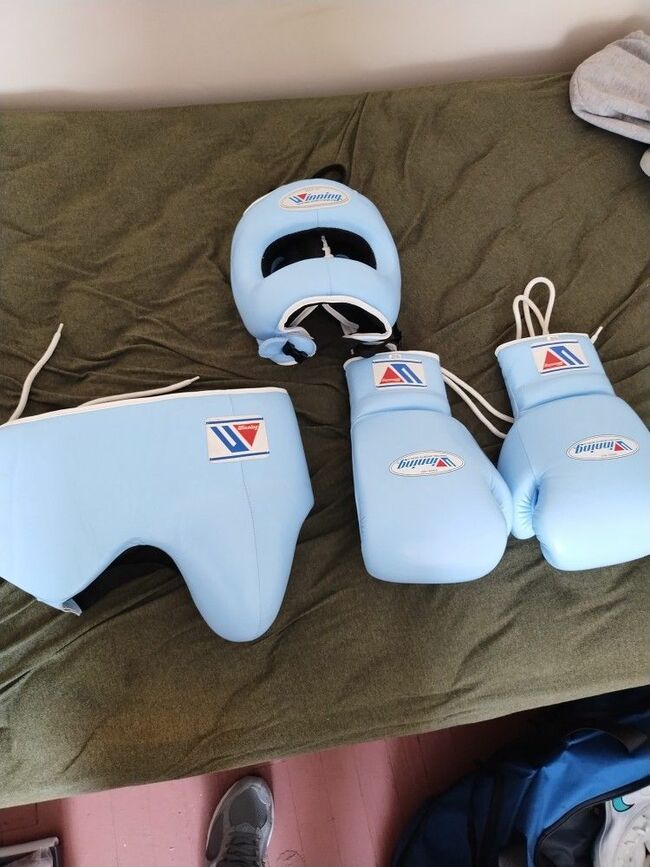 Winning Boxing Set Up ,Guard Gloves, And Headgear
