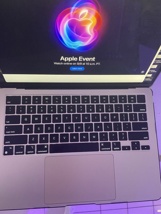 MacBook Air M2  Brand New Condition