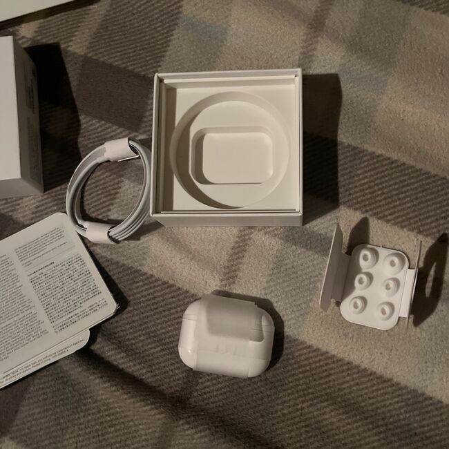 AirPods Pro Gen 2 Mag Safe Charging